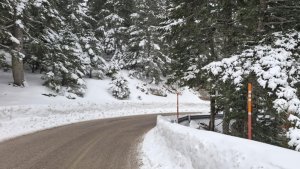 Εξόρμηση στα Κελάρια Παρνασσού και μετά Καμένα Βούρλα για ζεστό μπάνιο!