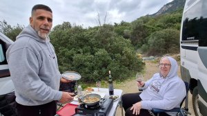 Εξόρμηση στα Κελάρια Παρνασσού και μετά Καμένα Βούρλα για ζεστό μπάνιο! ( Video )